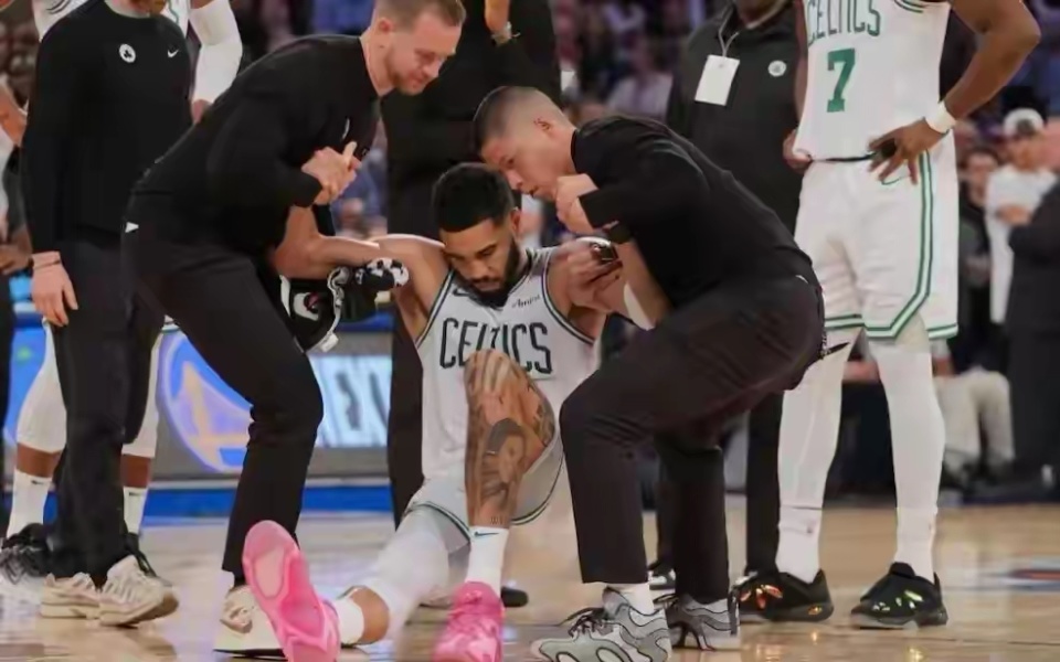 米乐m6-西汉姆转会期止住颓势塔图姆在湖人比赛中问鼎冠军，这操作让人直呼：新疆广汇豪取连胜备战全明星赛的简单介绍