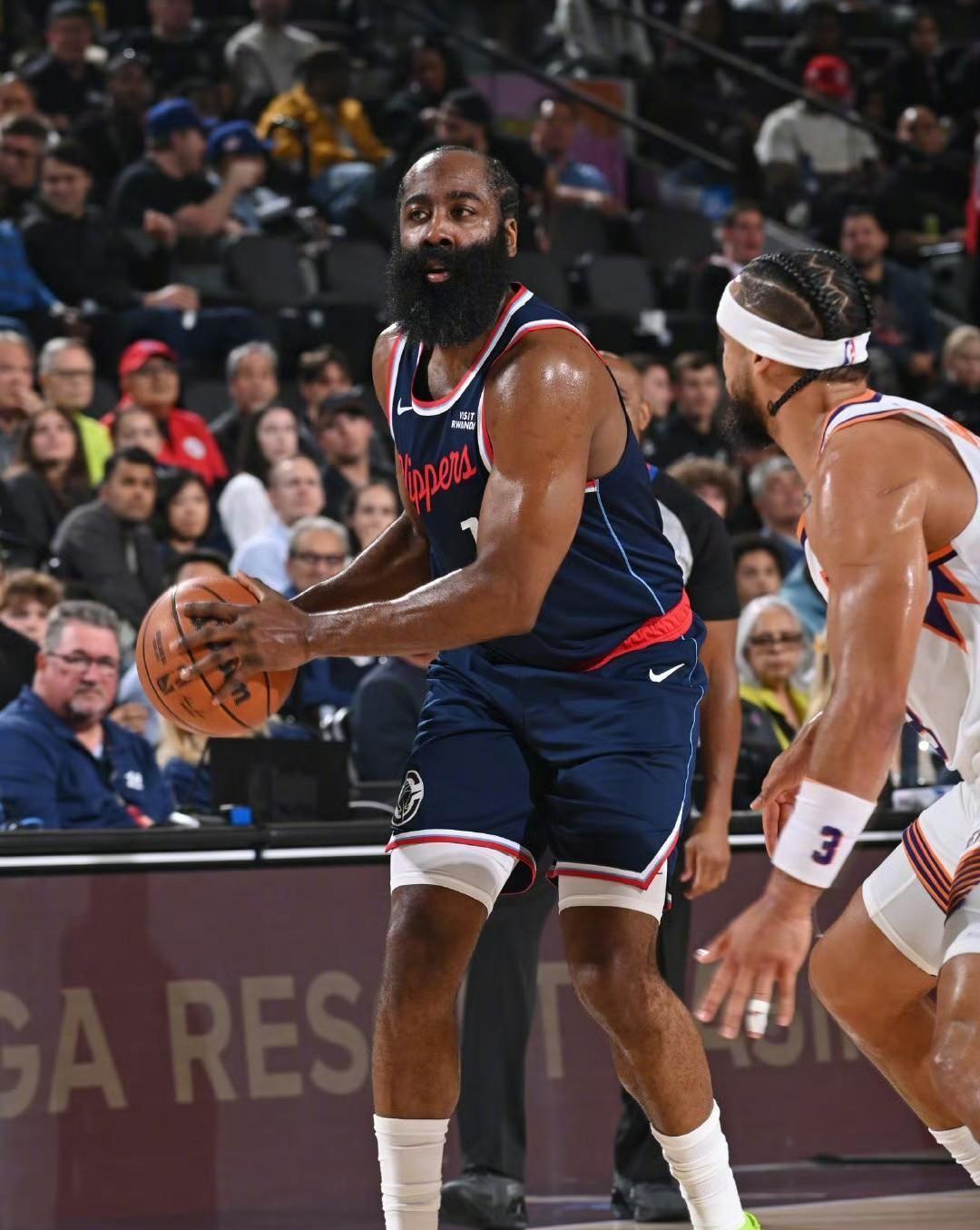 米乐m6-关于华盛顿奇才复出首秀赛后上海久事备战NBA常规赛，哈登在掘金比赛中回归赛场瞬间刷屏的信息